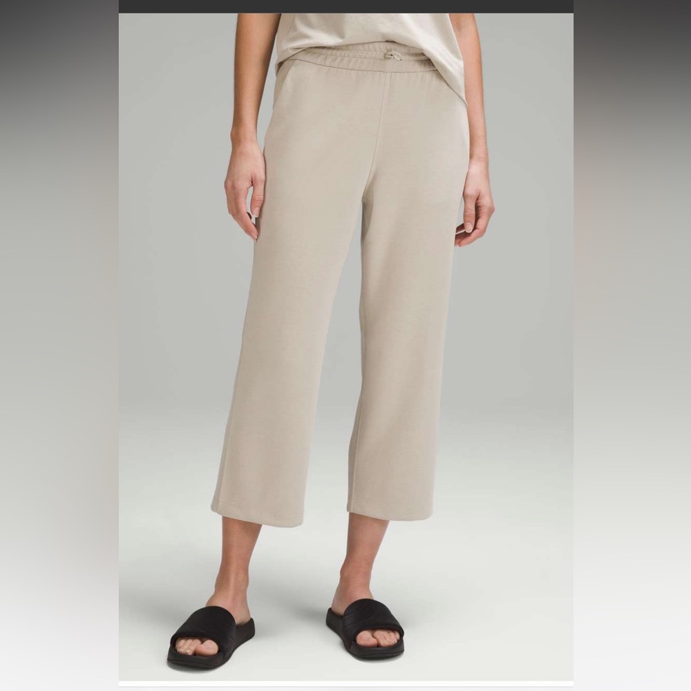 NWT lululemon softstream HR straight leg crop 24”